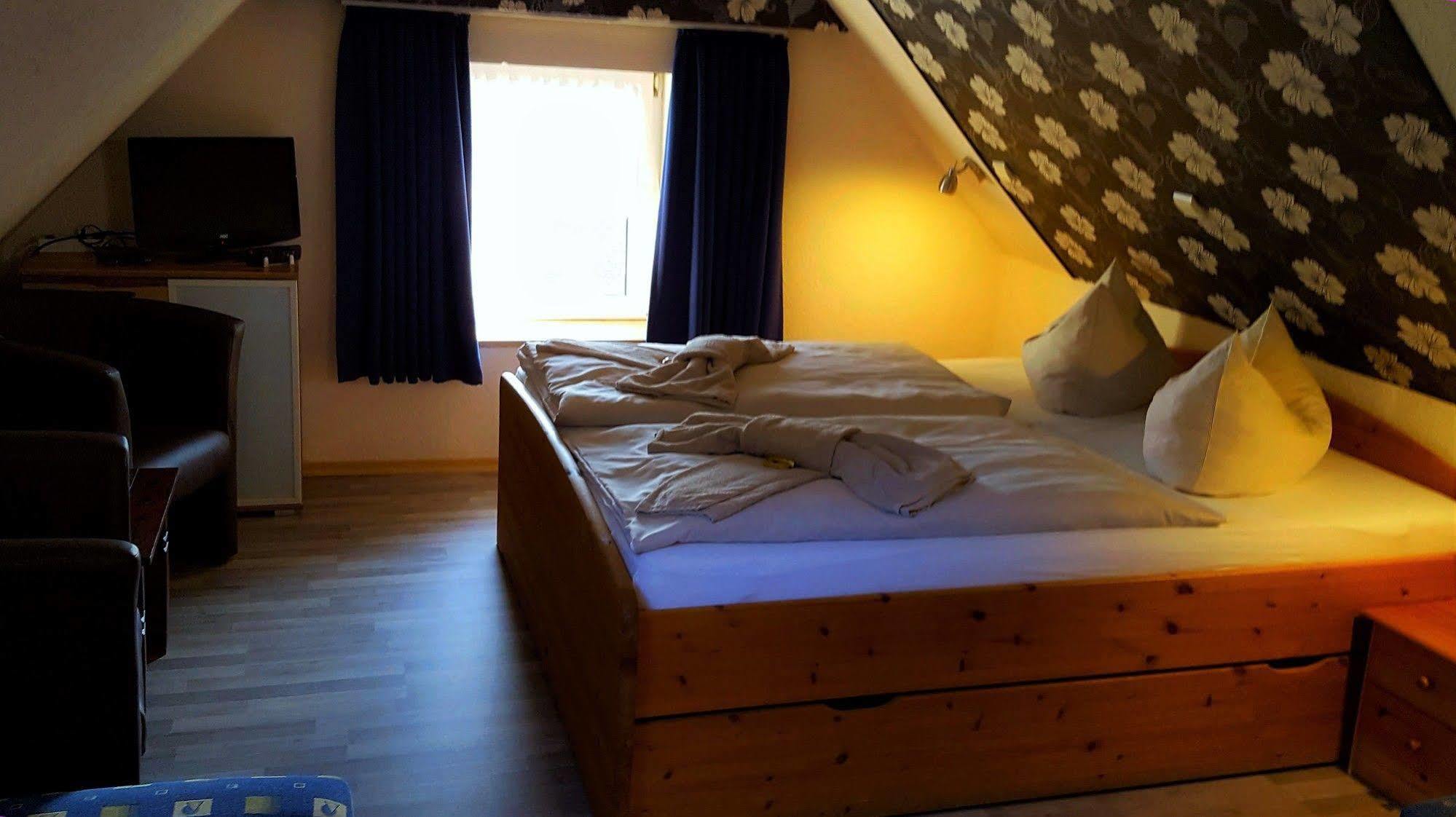 Hotel Up Diek Carolinensiel Eksteriør billede