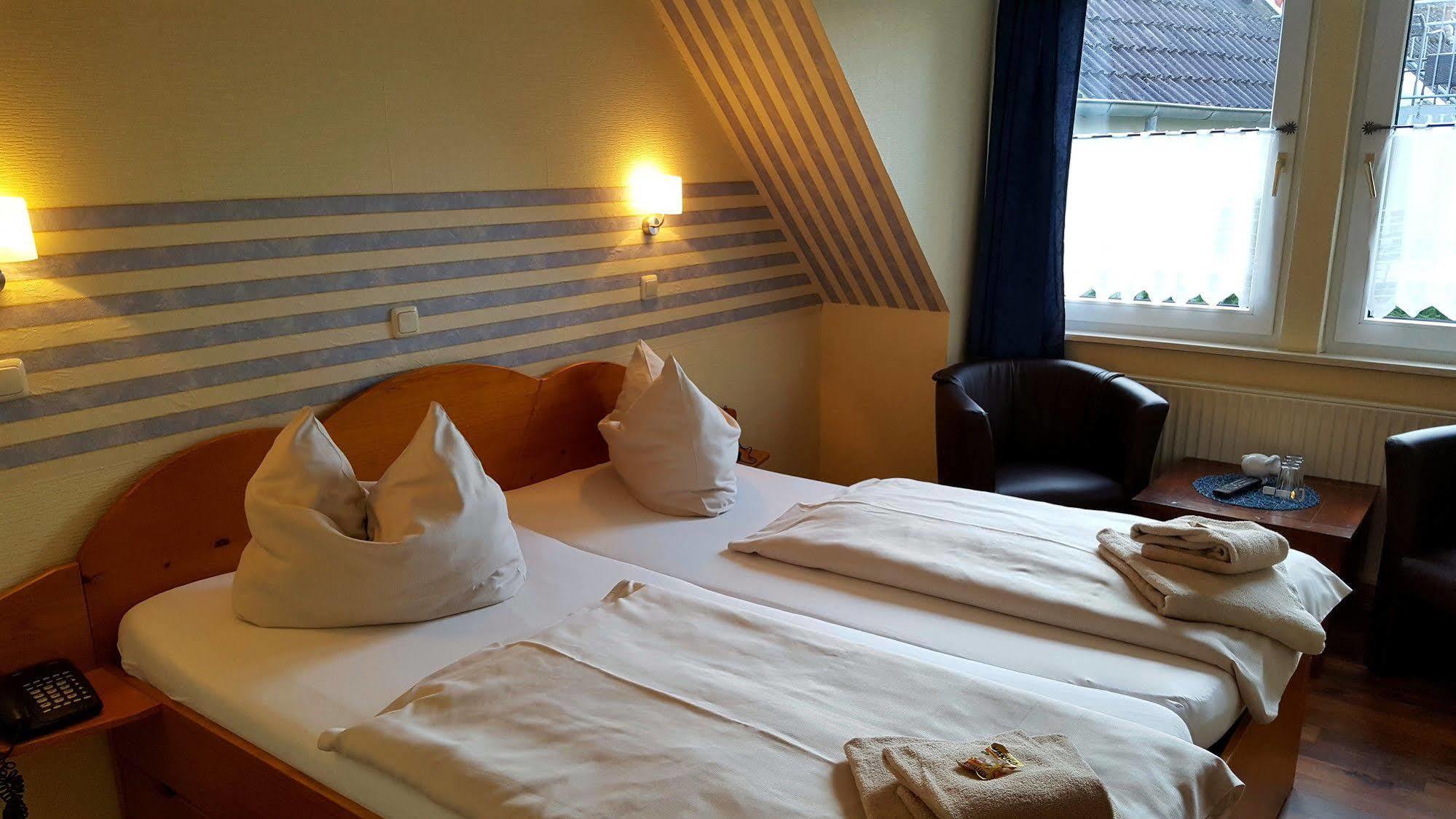 Hotel Up Diek Carolinensiel Eksteriør billede